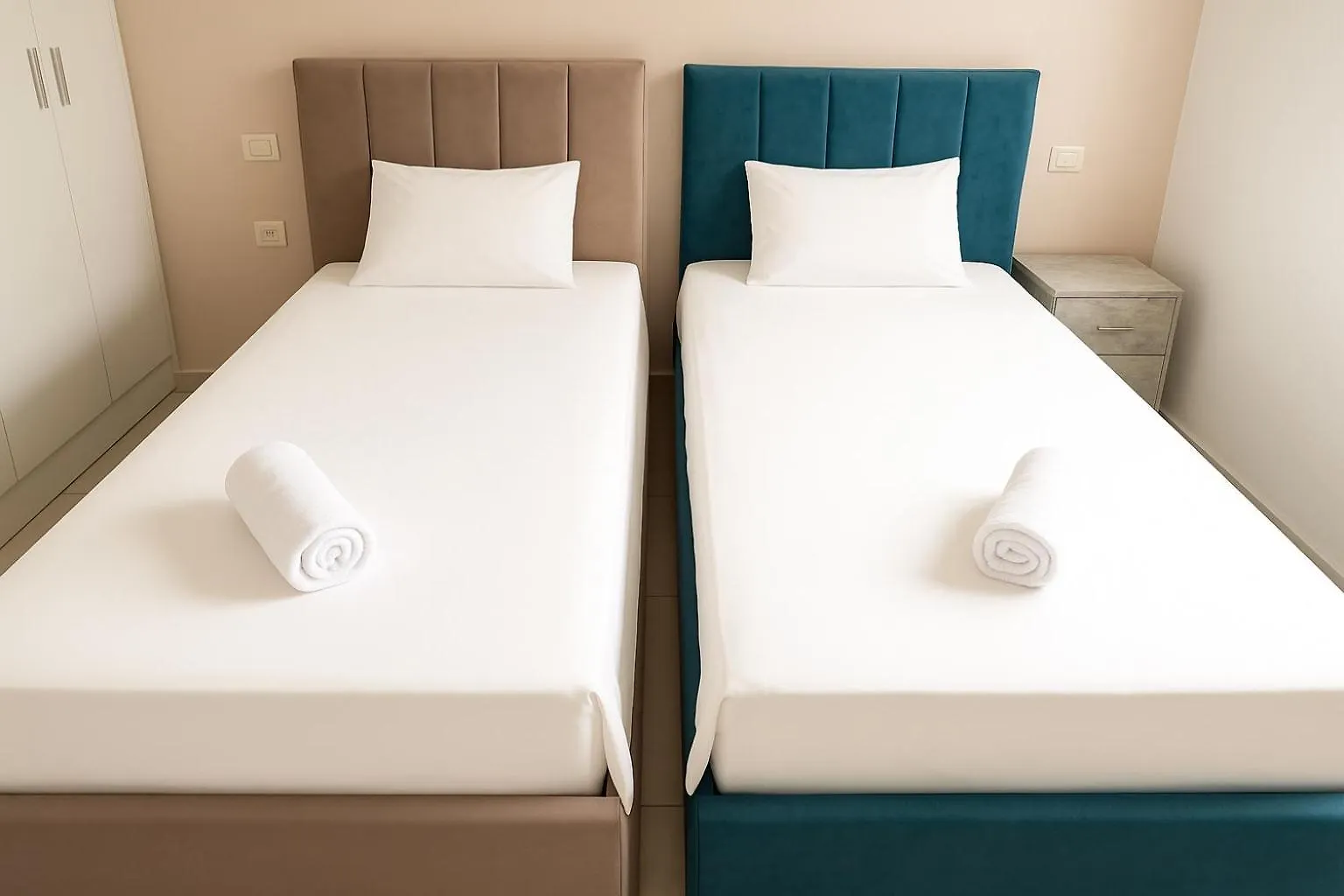 Lalzit Hills Apartments ドゥラス アルバニア