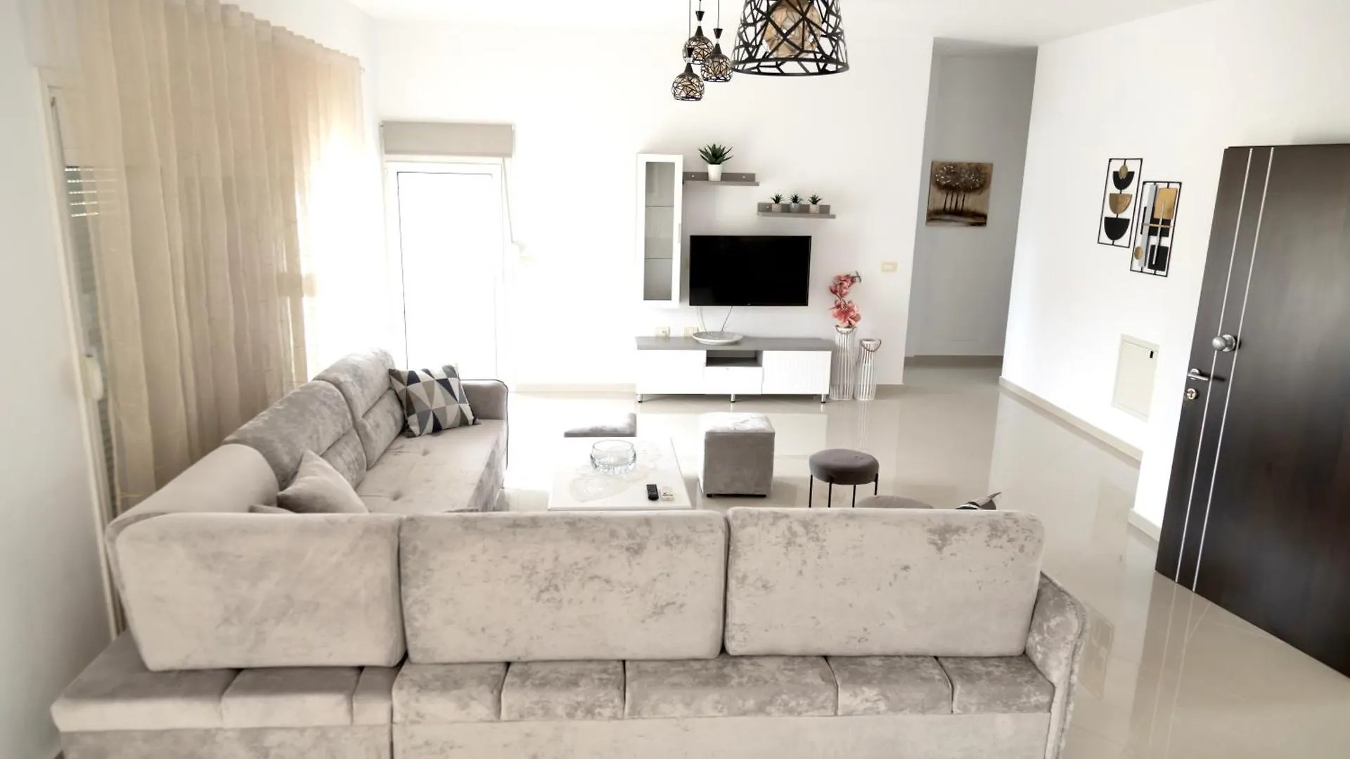 Lalzit Hills Apartments ドゥラス 0*,  アルバニア