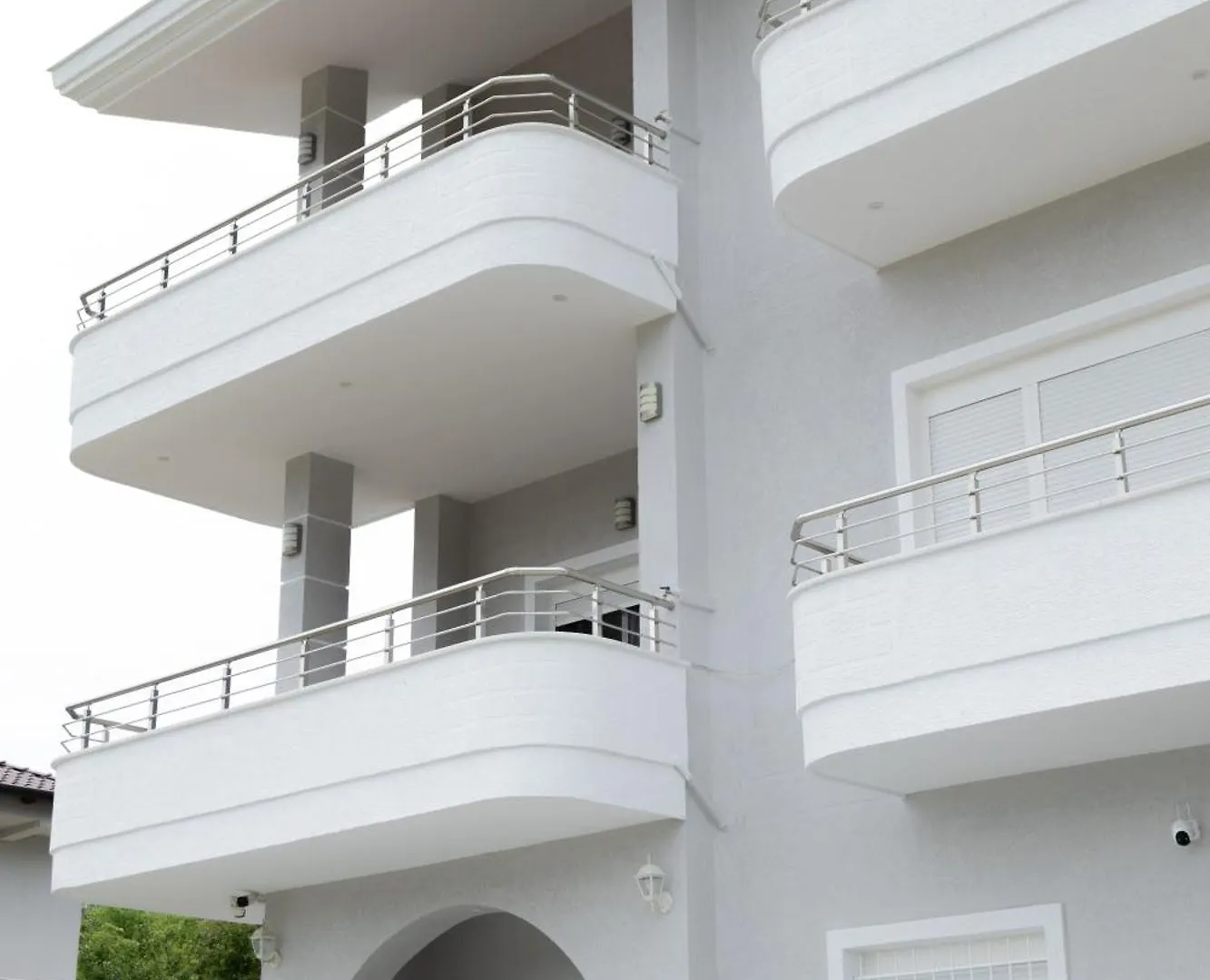 Lalzit Hills Apartments ドゥラス