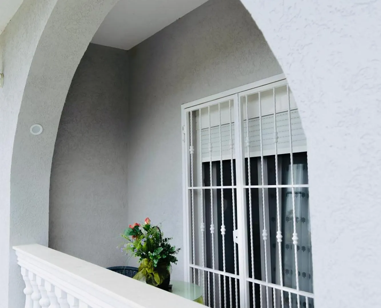 Lalzit Hills Apartments ドゥラス アルバニア